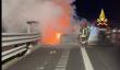 Balocco: auto completamente avvolta dalle fiamme sulla A4