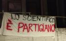 Staccati e fatti sparire gli striscioni "partigiani" degli studenti