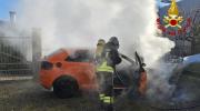 Incendio auto Borgosesia