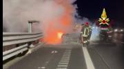 Balocco: auto completamente avvolta dalle fiamme sulla A4