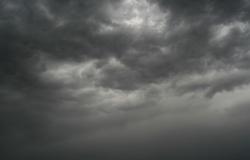 Cieli nuvolosi e allerta per possibili forti temporali
