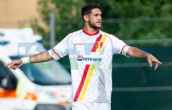 Pro Vercelli: scambio Graziano-Esposito con la Fermana