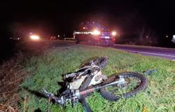 Tremendo scontro tra auto e moto: un ragazzo in codice rosso