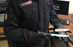 Trovato con un coltello da 12 cm: denunciato per porto abusivo di armi