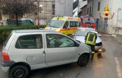 Scontro frontale tra due auto a Cigliano