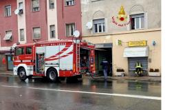 "Esce fumo da un negozio"