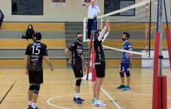 Volley, il derby va a alla Stamperia Alicese Santhià: 3-0 alla Multimed
