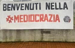 Striscione di dissenso verso il nuovo esecutivo firmato Casa Pound