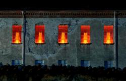 Tollegno 1900: dalla 'Sala Luce' si affacciano i lupi di Cracking Art