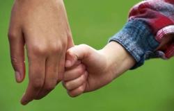 Bimbo lotta contro grave malattia, servono cure