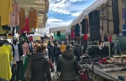 Regione: "Estendere a tutte le categorie la vendita su area pubblica"