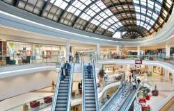 Ancora chiusi nei weekend i centri commerciali protestano