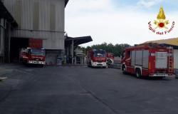 Gattinara: in fiamme il capannone della Sanac