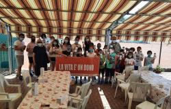 Trino: borracce dell'Aido ai ragazzi del Centro estivo "Buzzi"
