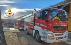 Lignana: incendio al tetto della cascina Veneria