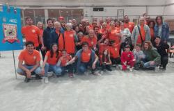 Caccia alla carriola, braccio di ferro, tiro alla fune e ping pong