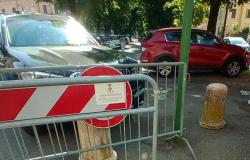 Vercelli: "Transenne e auto impediscono il passaggio ai disabili"