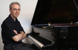 Concerto  del pianista vercellese Enrico Cerfoglio 