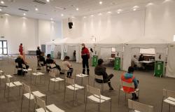 A metà febbraio chiuderà il centro vaccinale di Caresanablot