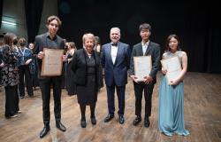 I pianisti Anton Mejias e Airi Katada ex aequo al secondo posto