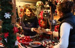 Il Natale incanta la città di Aosta: la fotogallery