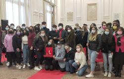 Il "Lupo bianco" in visita agli studenti dell'Istituto Lanino