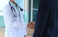 Medici positivi al lavoro? “Una proposta irresponsabile”