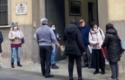 Oltre 50 vercellesi dai carabinieri per denunciare il Governo Draghi