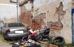 "Questa è la situazione del vicolo dietro all'Inail"