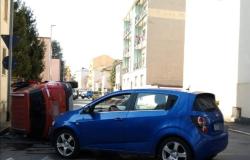 Violento scontro all'incrocio tra viale Rimembranza e via Marco Polo