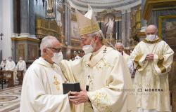 La messa crismale in Cattedrale a Vercelli