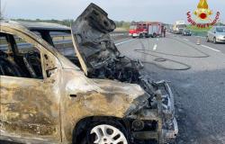 Carisio: auto in fiamme dopo un tamponamento 