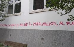 Vercelli: "Scritte farneticanti sui muri delle case"