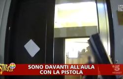 Con una pistola (giocattolo) dentro al tribunale di Vercelli 