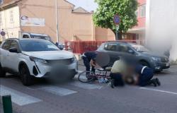 Investita una donna in bicicletta all'inizio di corso Fiume