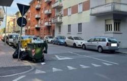Via Benadir: "Cassonetti messi in mezzo all'incrocio"