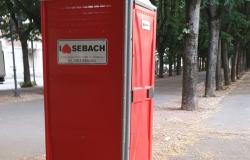"I bagni chimici sono rimasti su Viale Rimembranza, e puzzano..."