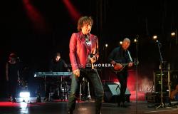 Vercelli: fan in delirio per la rocker Gianna Nannini