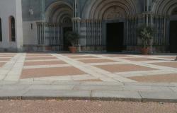 Vercelli: "Ingressi vietati a chi fa fatica a camminare"