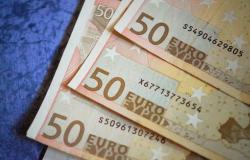 Bonus 150 e 200 euro: dall'autodichiarazione alle date di pagamento 