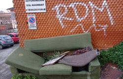 "In via Agordat una discarica abusiva perenne"