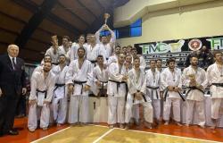Oro e argento a squadre per tre atleti della Yanagi Karate Vercelli 