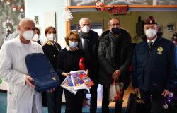 Prefetto e questore in visita al reparto di Pediatria