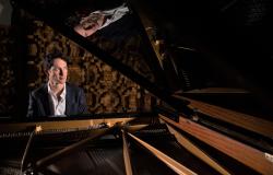 Sul palco del Teatro Civico il pianista Leonardo Pierdomenico