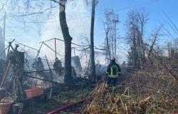 Gattinara: incendio nell'area del cimitero