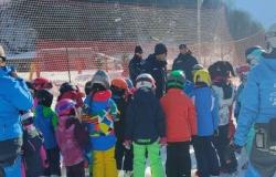 I carabinieri insegnano ai bambini i rischi sulle piste da sci