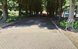 Piazza Mazzini, Isola e forasacchi: interventi ad hoc