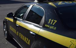 Sequestrati 9 aerei extra-UE "in posizione di contrabbando"