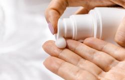 "Diffidate degli influencer 'anti crema solare'"