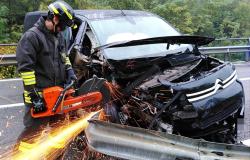 Roasio: furgone si schianta violentemente contro il guard rail